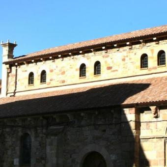 Santo Tomás Apóstol, Barruelo de Santullán Panorámica de la iglesia de Santo Tomás Apóstol de Barruelo de Santullán