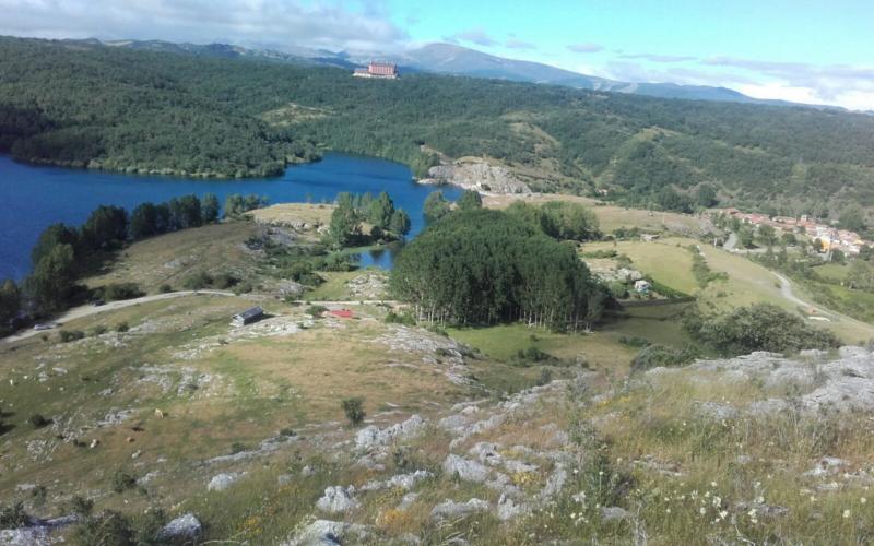 Vistas del embalse de Ruesga