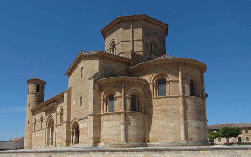 Exterior de la cabecera de la Iglesia de San Martín de Tours