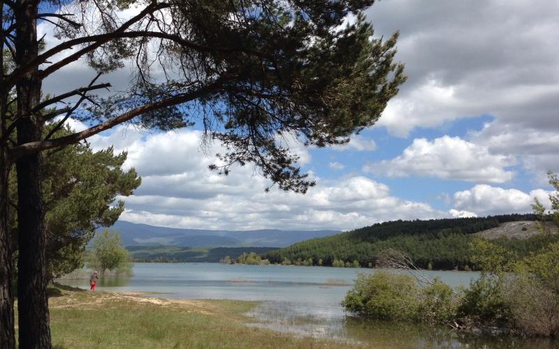 Panorámica del pantano de Aguilar 