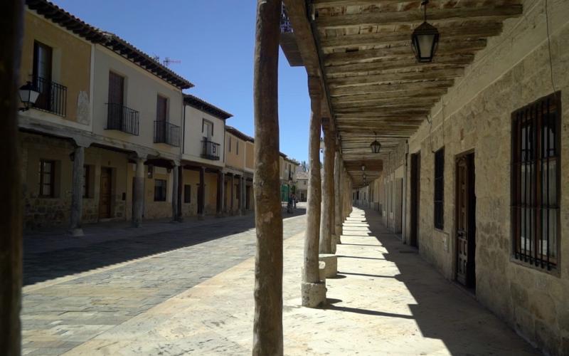 Calle porticada de Ampudia