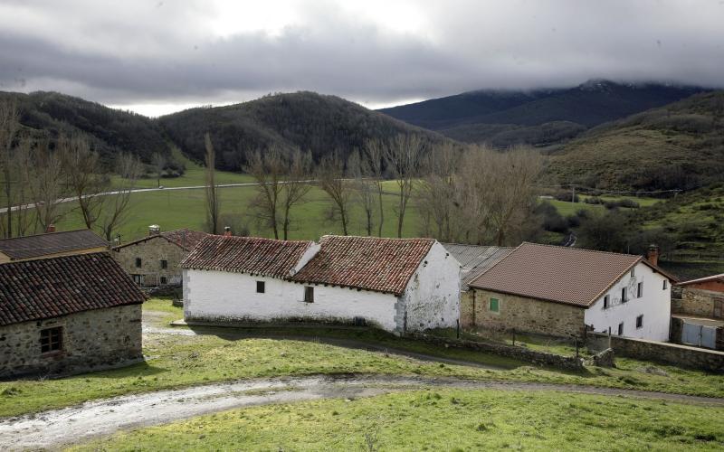 Panorámica de Areños y entorno natural