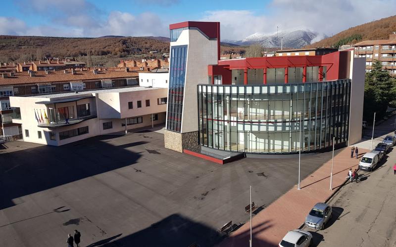 Panorámica del ayuntamiento de Guardo