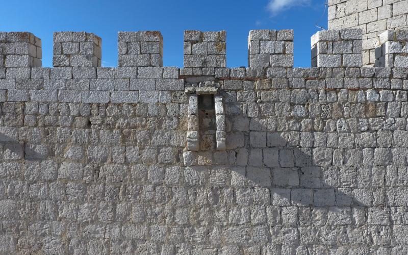 Detalle almenas Castillo de Monzón de Campos