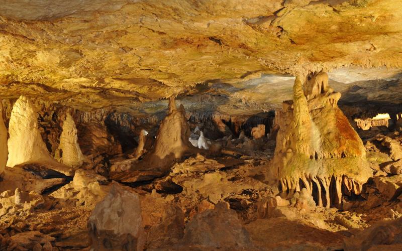 Formaciones kársticas de la Cueva de los Franceses