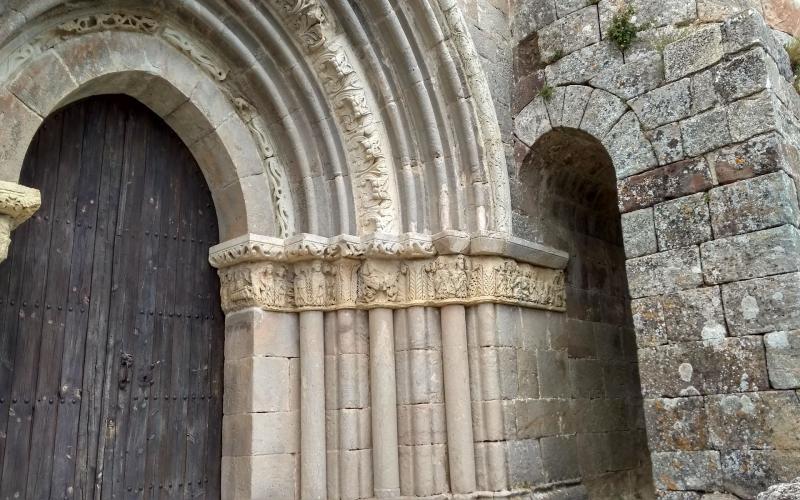 Detalle portada Ermita de Santa Cecilia