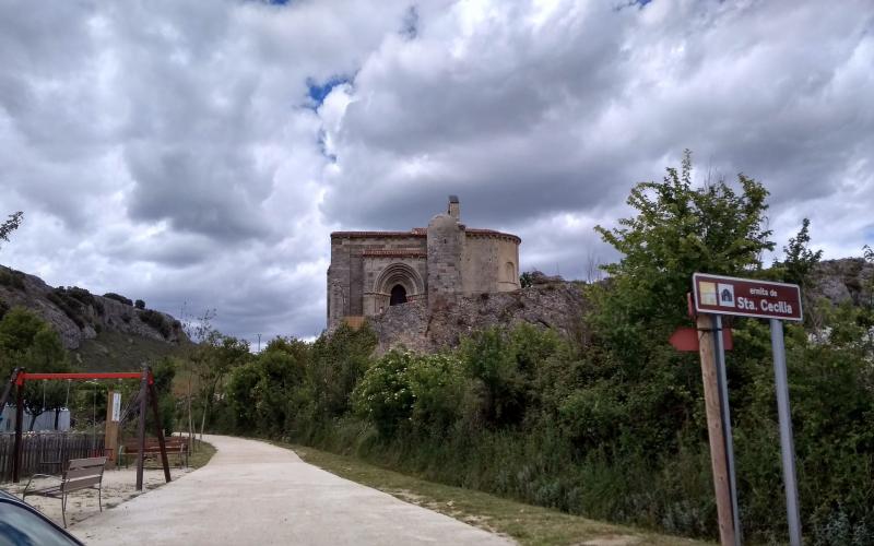 Vista de la ermita de Santa Cecilia en lo alto