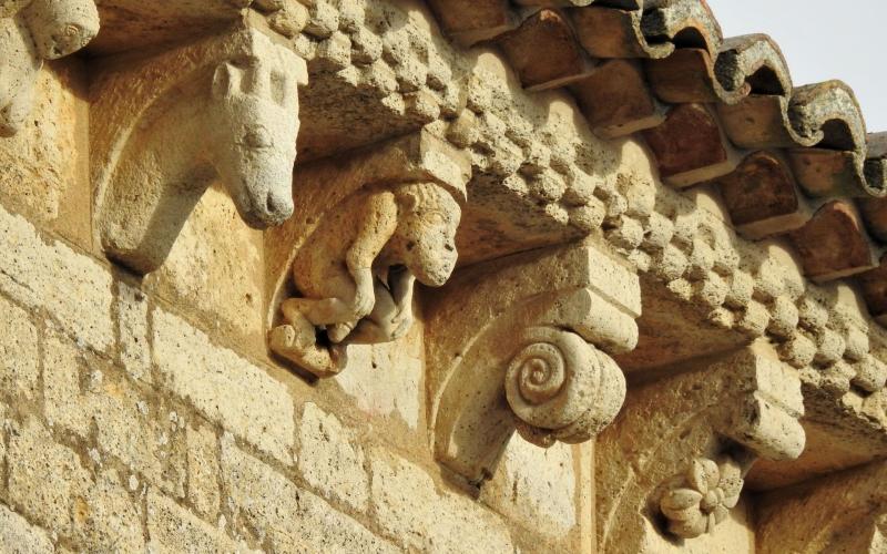 Canecillos Iglesia de San Martín de Tours