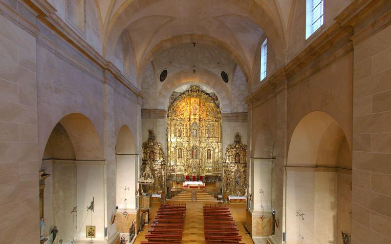 Interior de la nave de Santa Eufemia