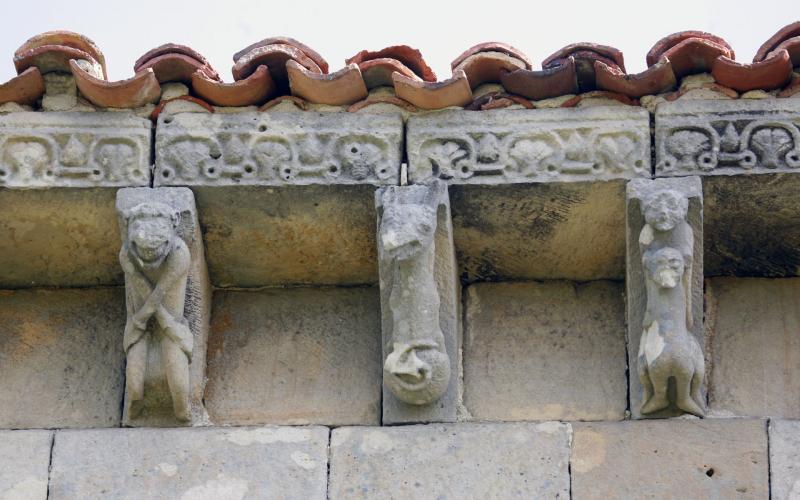 Detalle de los Canecillos de la Iglesia de San Martín