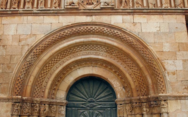 Portada Iglesia de San Juan Bautista