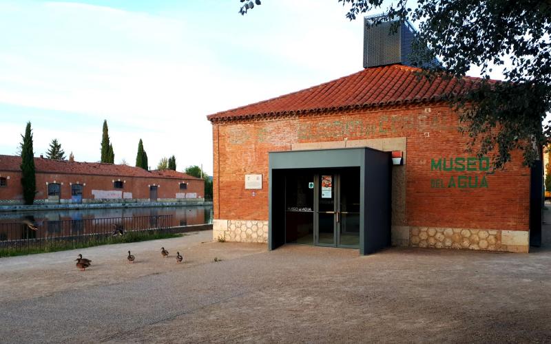 Entrada al Museo del Agua