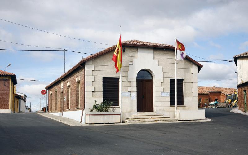 Fachada Ayuntamiento de Poza de la vega