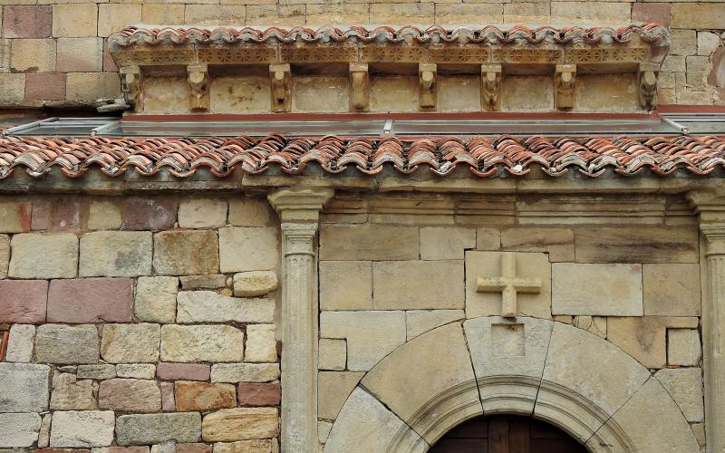 Portada de la Iglesia de San Cornelio y San Cipriano