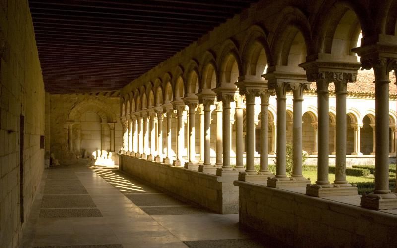 Galería del claustro de San Andrés de Arroyo