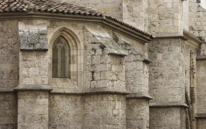 Ventanal del ábside de la Iglesia de San Lázaro