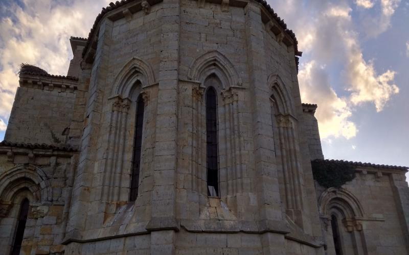 Exterior de la cabecera de de la iglesia del Monasterio de Santa Cruz de la Zarza