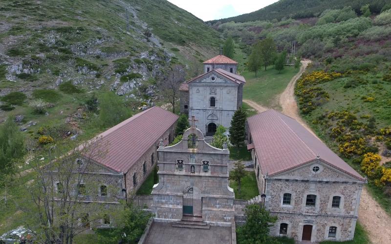 Santuario del Brezo, fachada principal