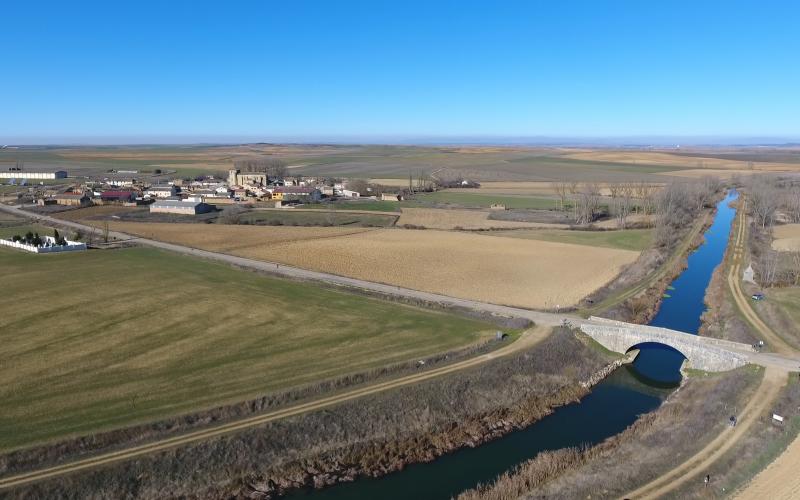 Panorámica Canal de Castilla en Requena de Campos